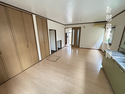 久留米市宮ノ陣町大杜のアパートの居間・リビング