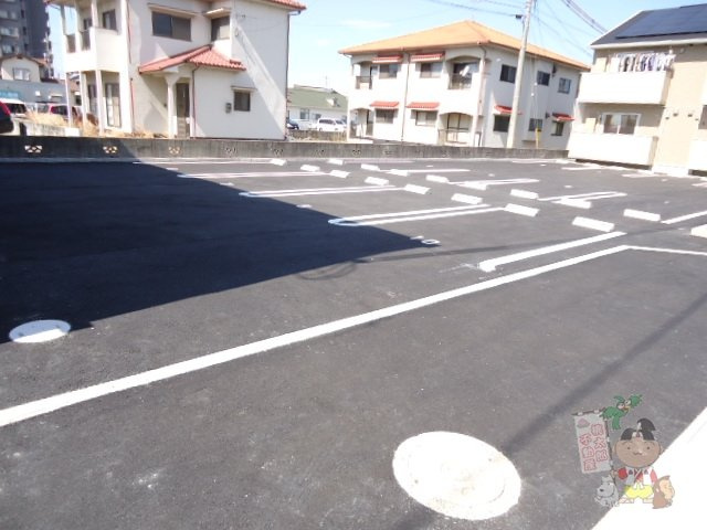 フルーレ　Ａの駐車場