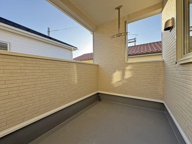 各居室に収納を備えました