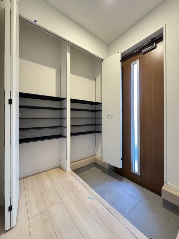 ★先着順販売受付開始！
耐震+制震の家 長者町：住宅性能取得物件：2号棟
◎住宅性能評価取得物件
◎価格への挑戦と性能にもこだわった家
◎西小学校まで徒歩16分
◎備後本庄駅徒歩10分