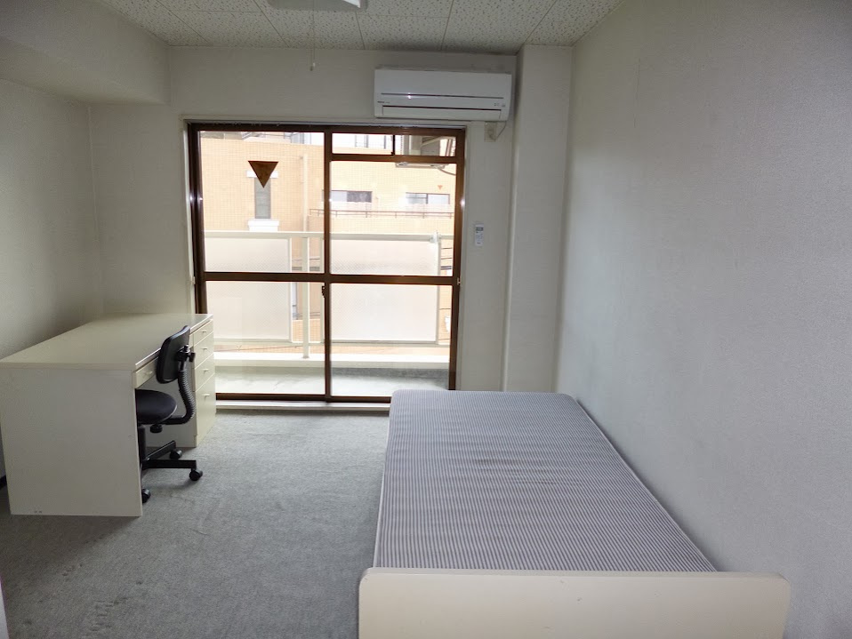 コーポ出町柳の洋室