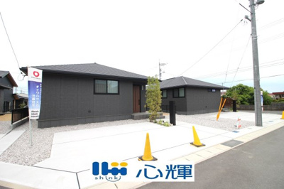 【前面道路含む現地写真】 | セキュレア中村１丁目（２号地） | コミュニティー以外の方々の出入りも少なく、お車の出し入れも楽々です。
