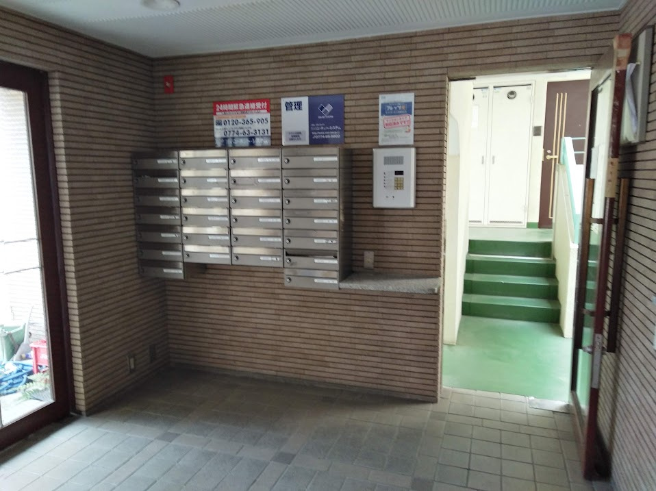 ハイム桃山のエントランス