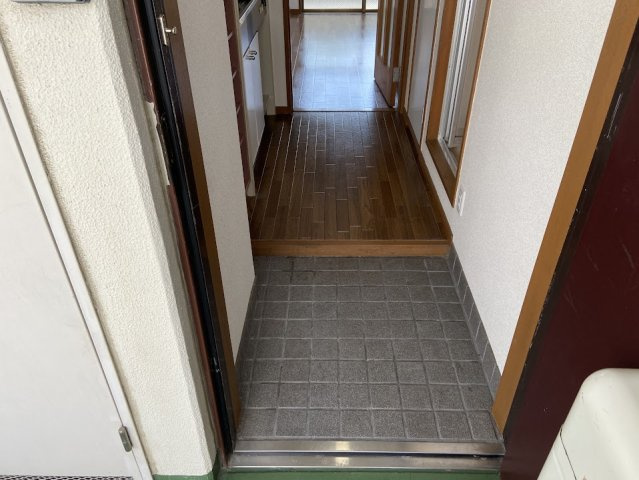 ハイム桃山の玄関