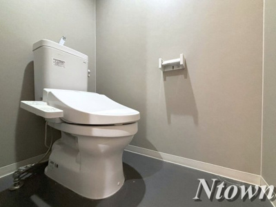 【トイレ】 | CASA MEDIO | 落ち着いた色調のトイレです