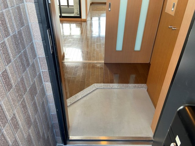 ADEST興戸の玄関