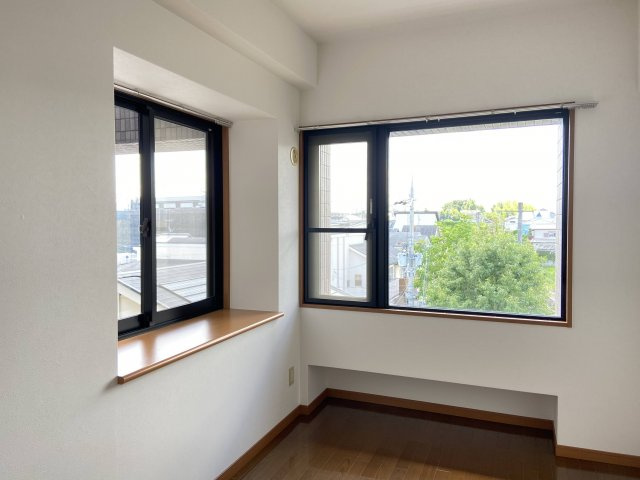 ADEST興戸の洋室