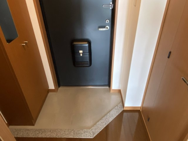 ADEST興戸の玄関