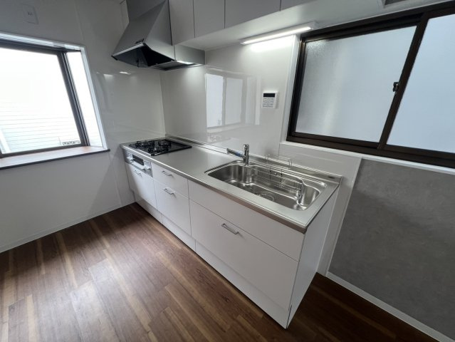 【キッチン】 | 中野新町中古戸建 | コンパクトなキッチンで掃除もラクラク