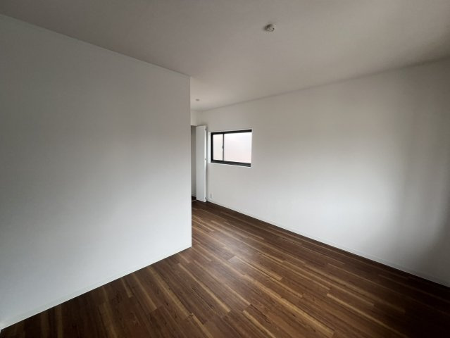 【洋室】 | 中野新町中古戸建 | 使い勝手のいい洋室です