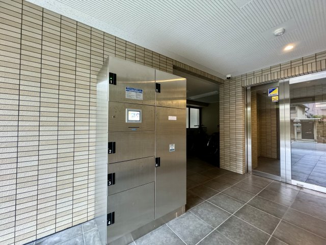 Azalea住吉のエントランス