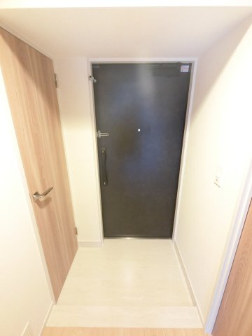 リーフシティ市川　ザ・レジデンスの玄関