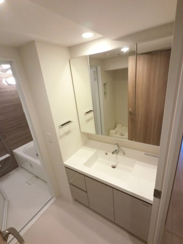 リーフシティ市川　ザ・レジデンスの独立洗面台