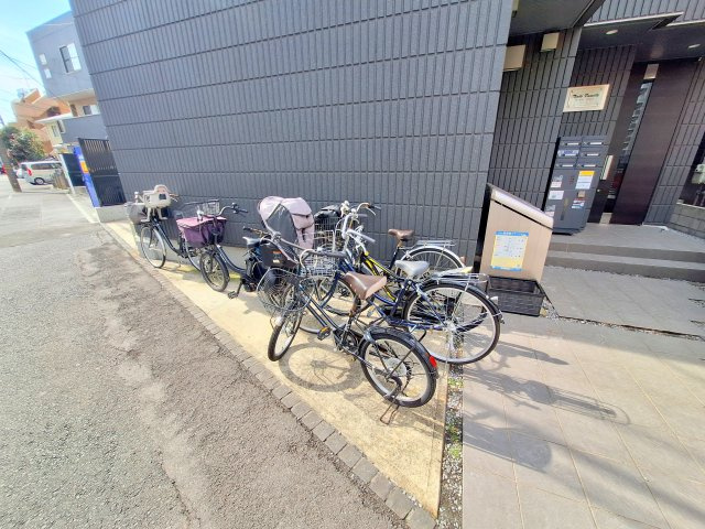 Tiede Familleのその他共用部分|自転車置場