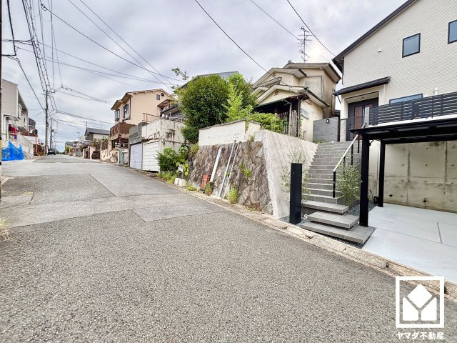伏見区深草大亀谷万帖敷町の前面道路含む現地写真