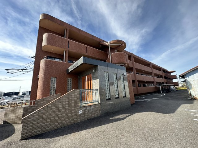 ロイヤル大成町1号館の外観
