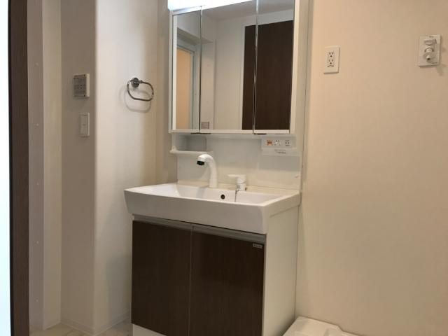 コンフェティの洗面所|洗髪洗面化粧台