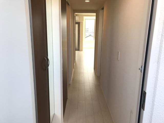 コンフェティの内装|廊下