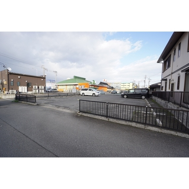 岐阜市薮田南５丁目の駐車場の駐車場