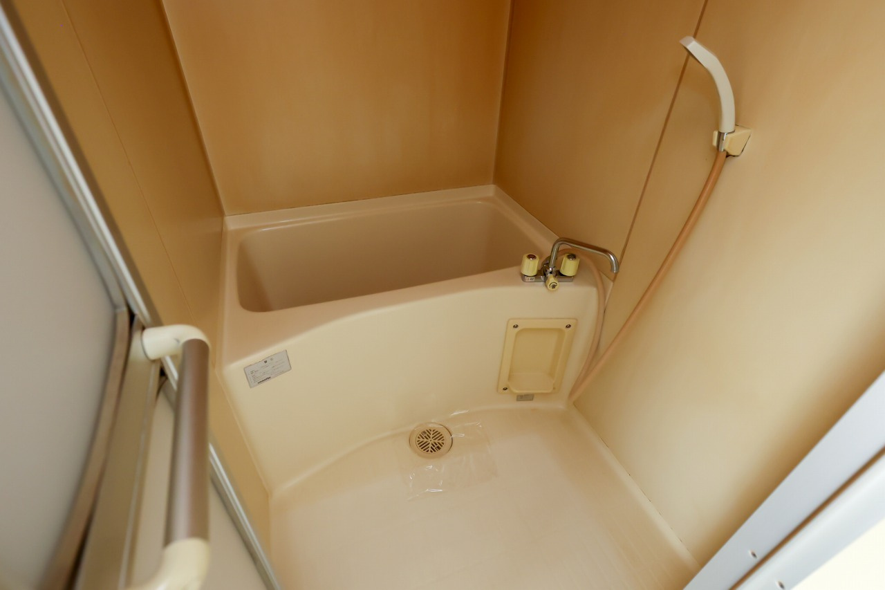 クレセントＭの浴室