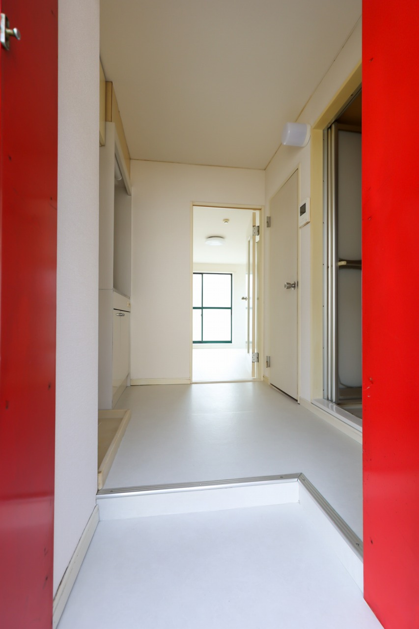 クレセントＭの玄関