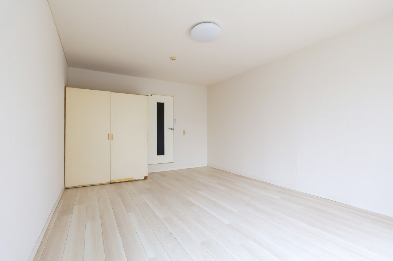 クレセントＭの洋室