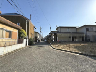 【前面道路含む現地写真】