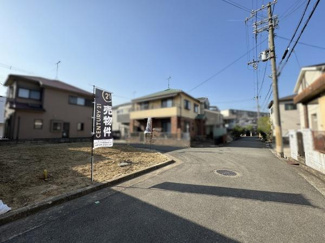 【前面道路含む現地写真】