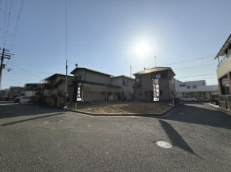 【前面道路含む現地写真】