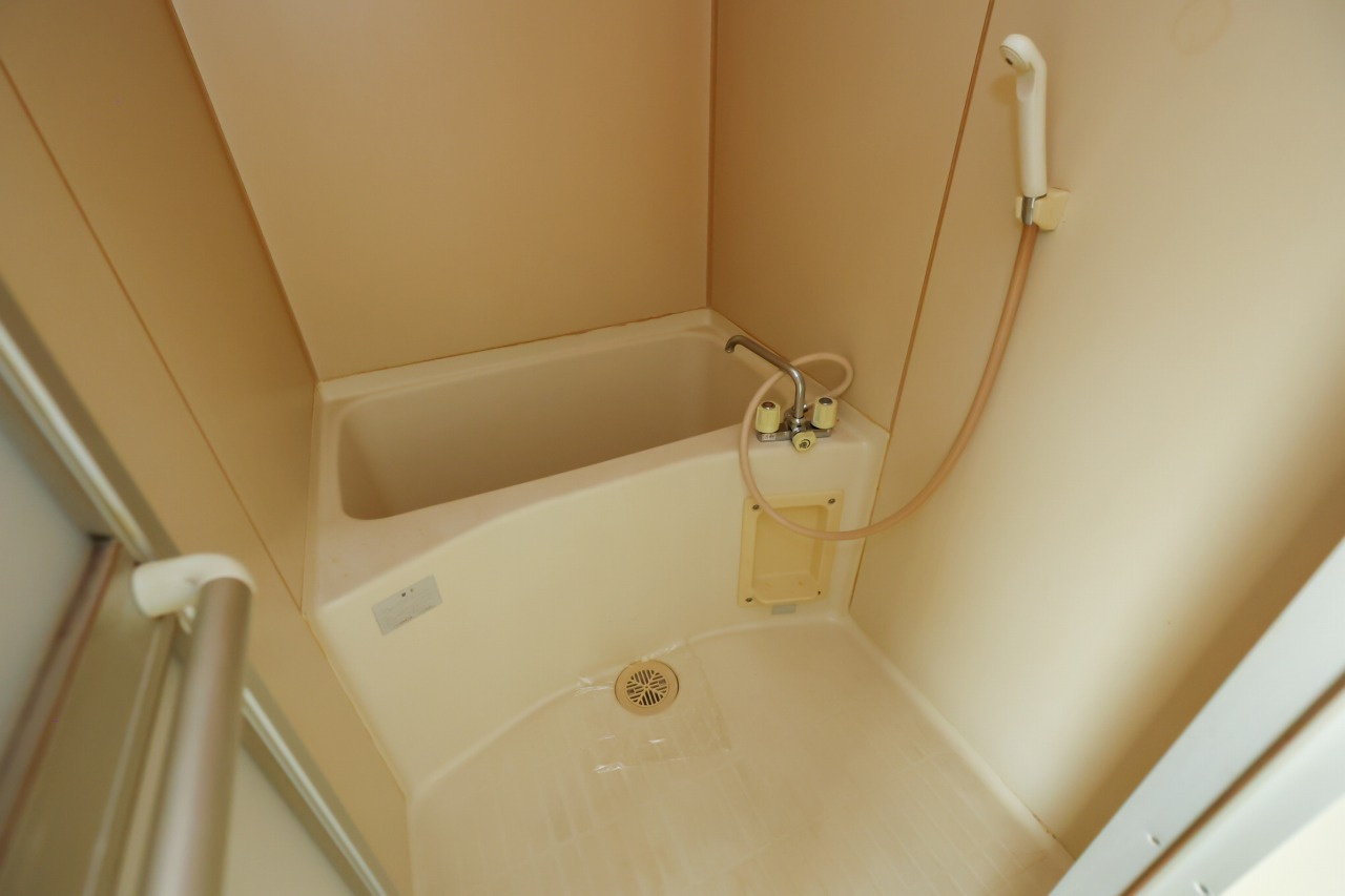 クレセントＭの浴室