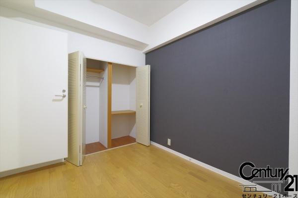 コスモ橿原神宮前の収納|■現地撮影写真■たっぷり収納可能なクローゼット完備！