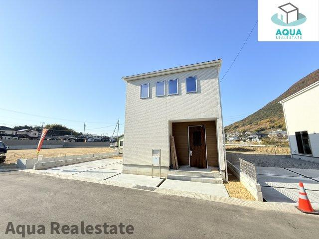 リーブルガーデン丸亀市飯山町第三の居間・リビング|居間です