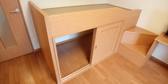 レオパレス稲荷町の寝室|収納付きベッド