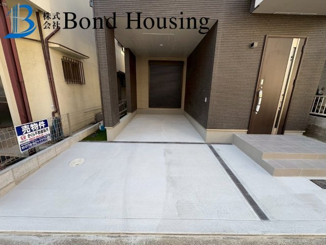 JR西明石駅まで徒歩12分　西明石北町1丁目　全1棟　新築戸建ての駐車場