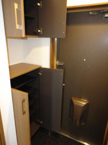 エスペランサAの収納|玄関収納（開）