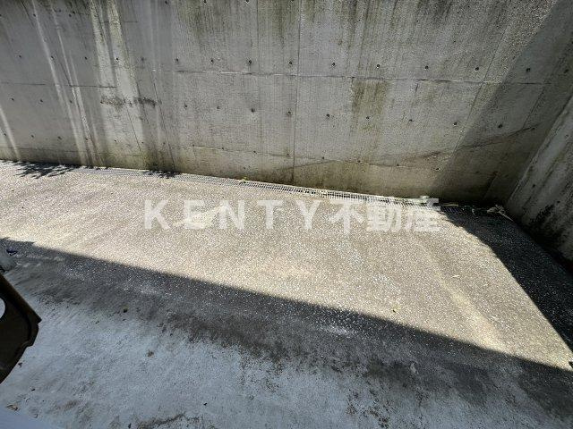 【バルコニー】 | ネオコート久が原 | 外からの目が気にならないバルコニーで洗濯物が干せます