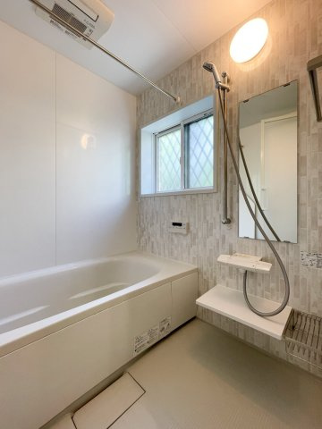 友が丘七丁目　戸建の浴室|浴室
浴室乾燥機、窓、追い炊き機能もあります。

