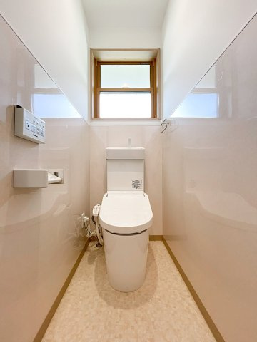 友が丘七丁目　戸建のトイレ|二階トイレ