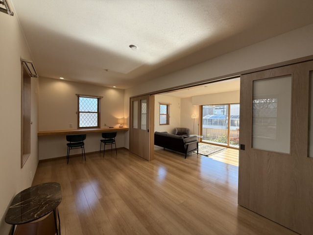 友が丘七丁目　戸建の居間・リビング