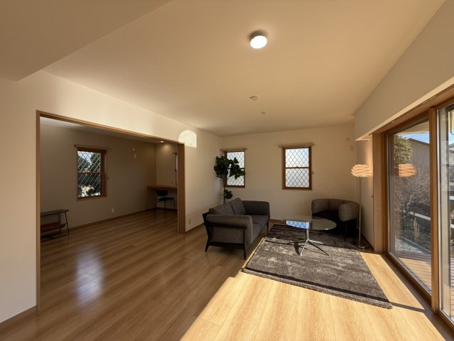 友が丘七丁目　戸建の居間・リビング