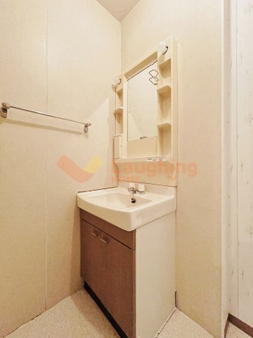 グランドール国分 A棟の独立洗面台|独立洗面台です