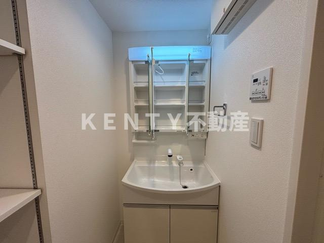 【独立洗面台】 | アイルグランデ品川 | 朝の支度にも助かる、独立の洗髪洗面化粧台