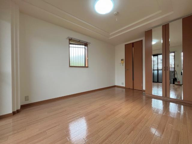 ベネッセ・黒川の内装|洋室