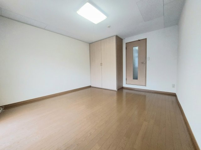 レオパレスＫＵＷＡＤＡの居間・リビング