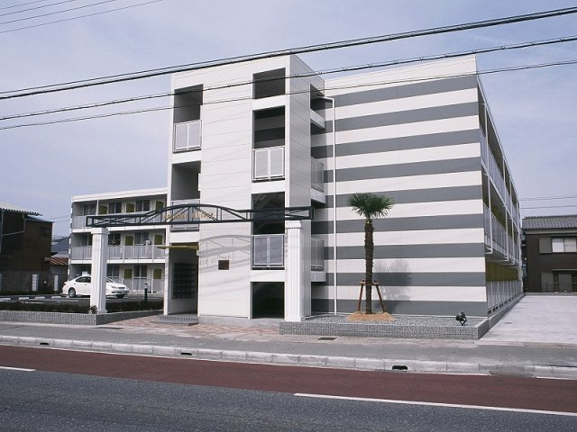 レオパレス東今宿の外観