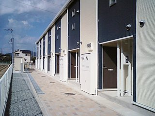 レオネクストチェディグローブⅢの玄関