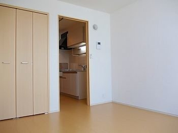 メゾンエイトの居間・リビング