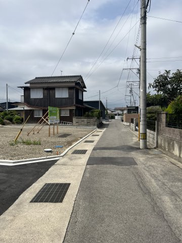 北条エコタウンの前面道路含む現地写真|前面道路写真