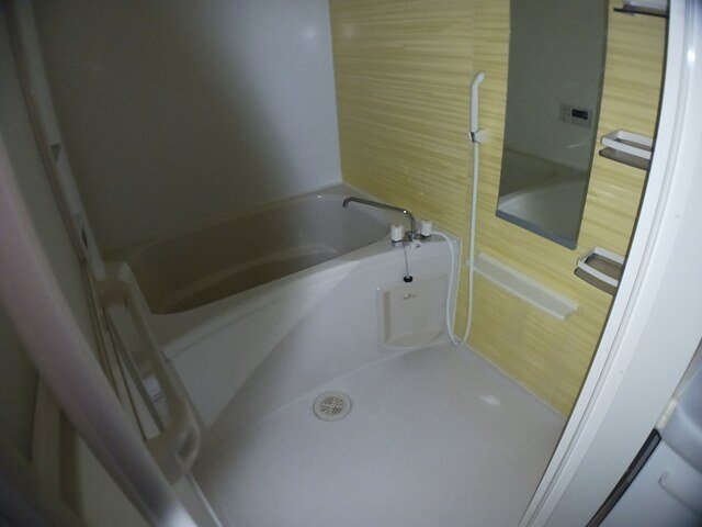 メゾンエイトの浴室