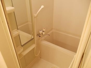 ジュネス・アビタシオンの浴室